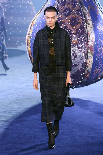 Look 84